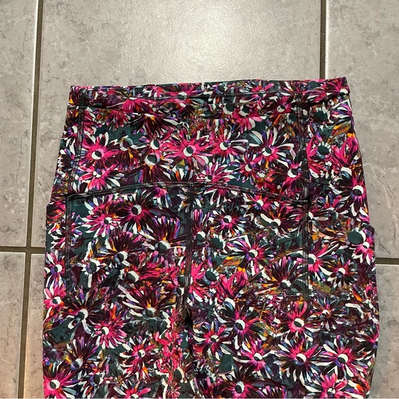 Lululemon Swift Speed High-Rise Crop Leggings in Floral Electric Multi | Sz 4 - Picture 3 of 13